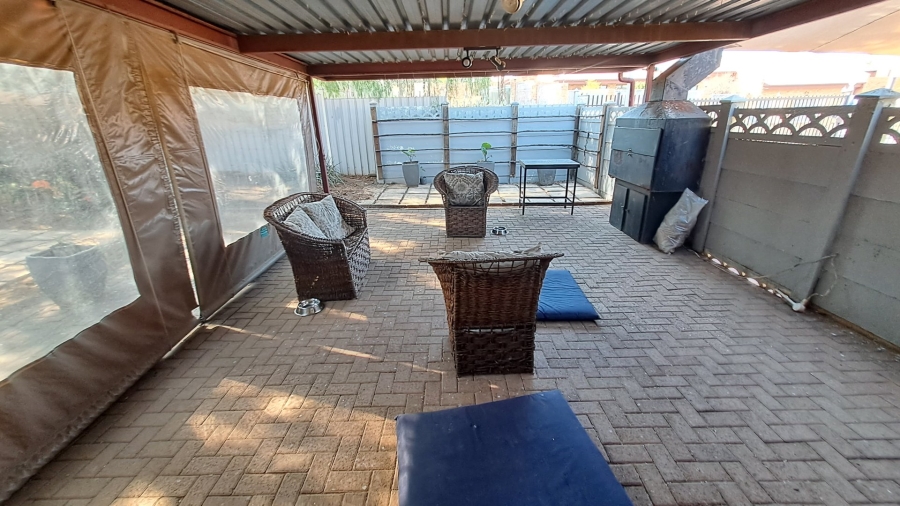 4 Bedroom Property for Sale in Pellissier Free State